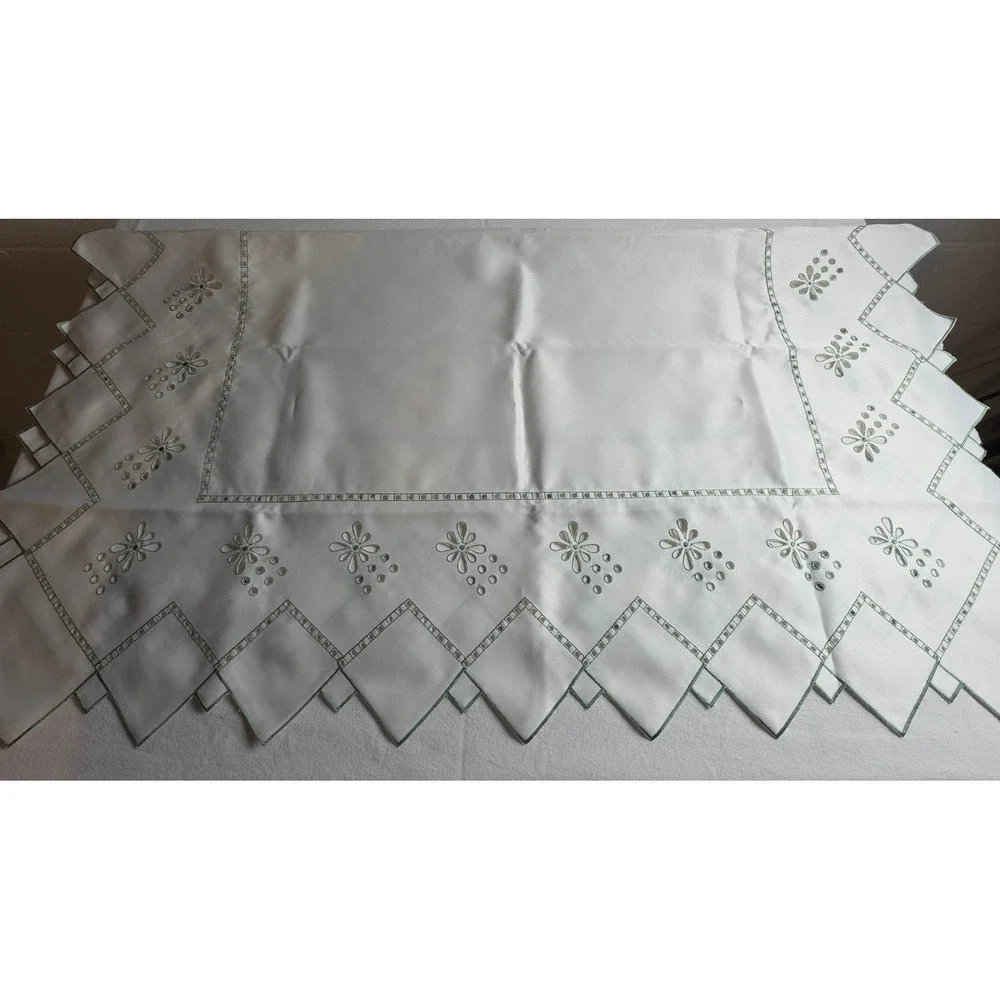 White Square Tablecloth Green Floral Embroidery Eyelet Cutwork Point Hem Elegant